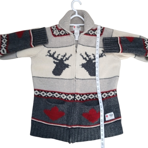 Hudson's Bay Canada Olympic Cowichan Zip Sweater - Unisex Large, 21" PTP - Picture 13 of 15
